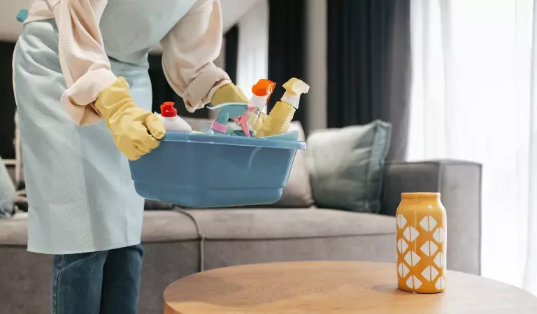 End of lease cleaning done by professional cleaner