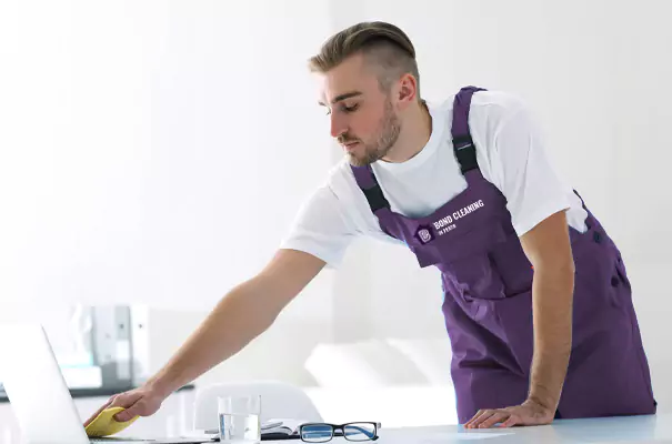 Experienced vacate cleaner ensuring spotless clean rental property in Perth